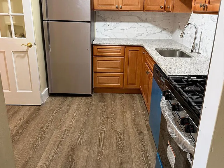 434 College Dr — Photo 1