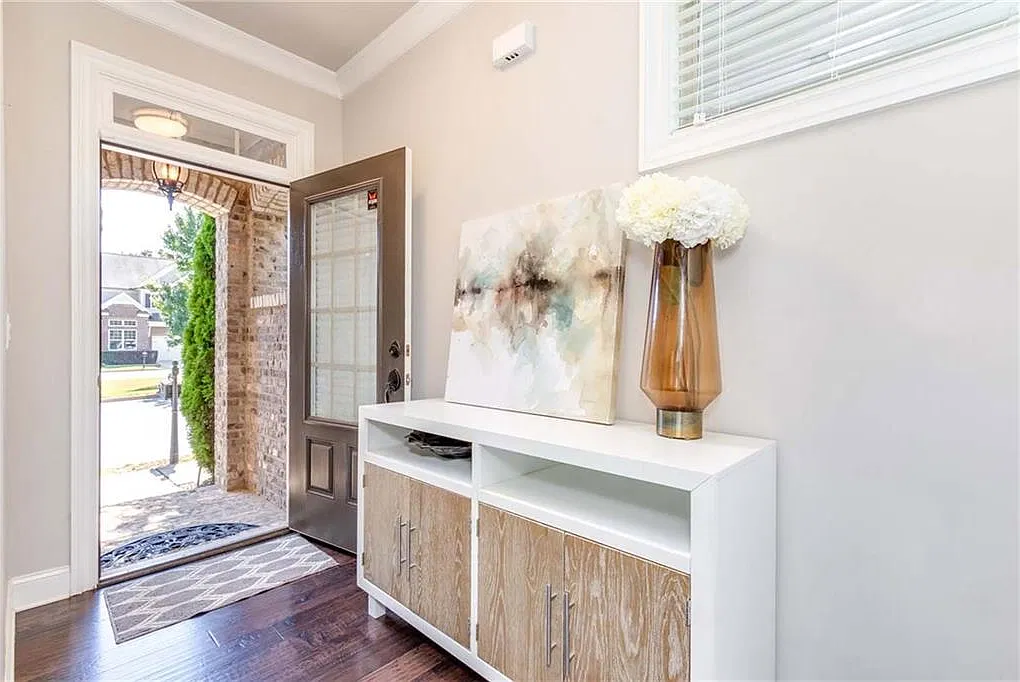 4 bed, 3.5 bath, 2732 sqft, $3,850 — Photo 4