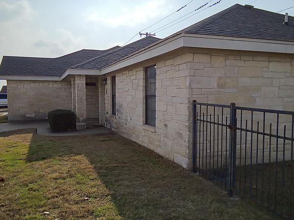3rd image of 1901 Westsouth Dr #C