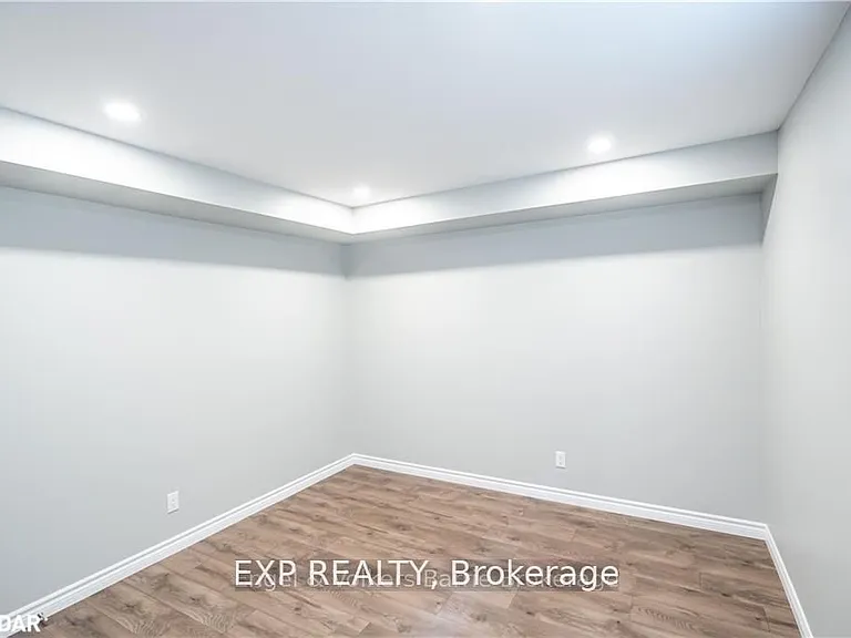 19 Loon Ave #LOWER LEVEL — Photo 13