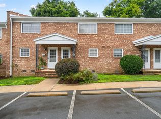 506 N Greensboro St APT 11, Carrboro, NC 27510