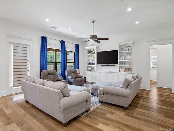 4th image of 2414 Howard Dr