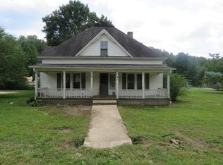 306 Main St, Petros, TN 37845