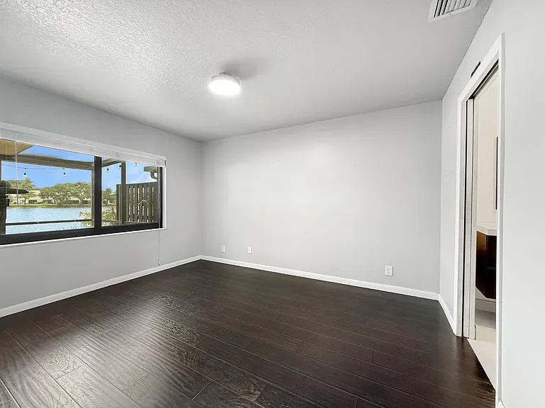 5246 Jog Ln — Photo 9