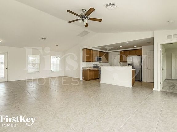 3rd image of 2837 NW 19th Ave