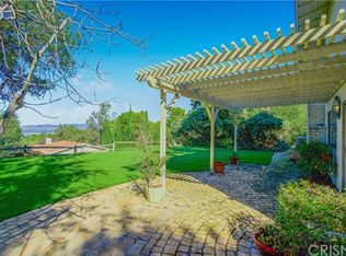 16600 Calneva Dr, Encino, CA 91436