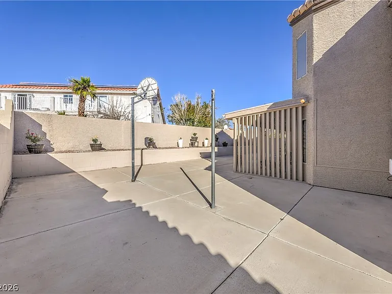 271 Sunshine Springs Ct — Photo 44