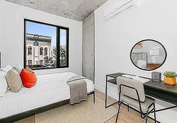 2nd image of 815 Flatbush Ave #518