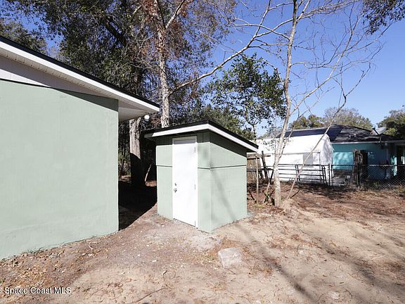 5th image of 2040 Tropic St