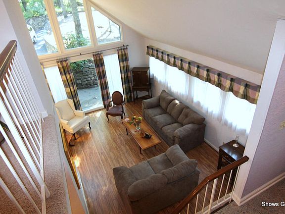 3rd image of 5948 Lakemont Dr