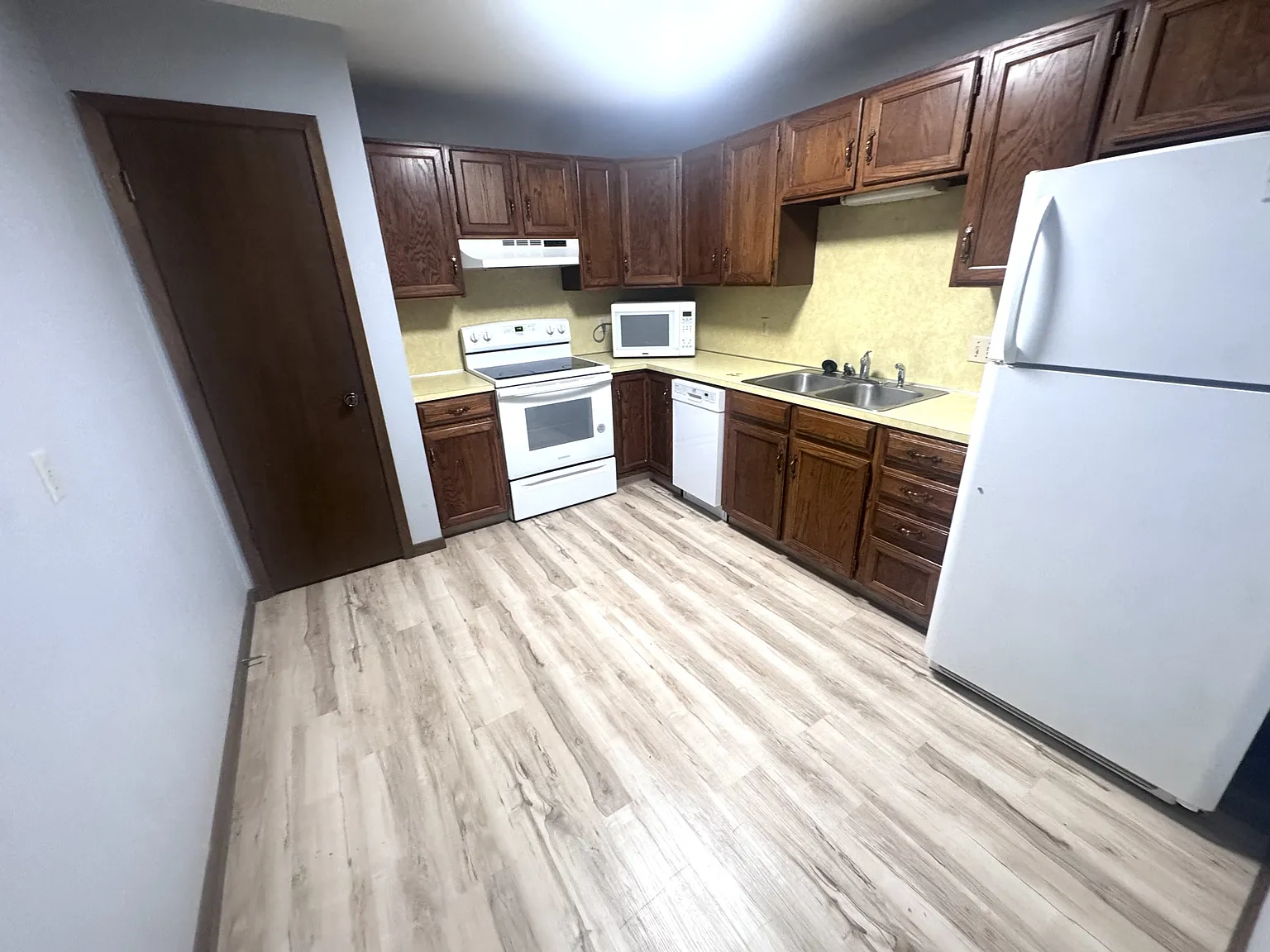 2737 Colonial Street - B — Photo 4