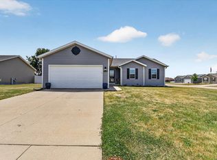 1627 Redwood Dr, Janesville, WI 53548