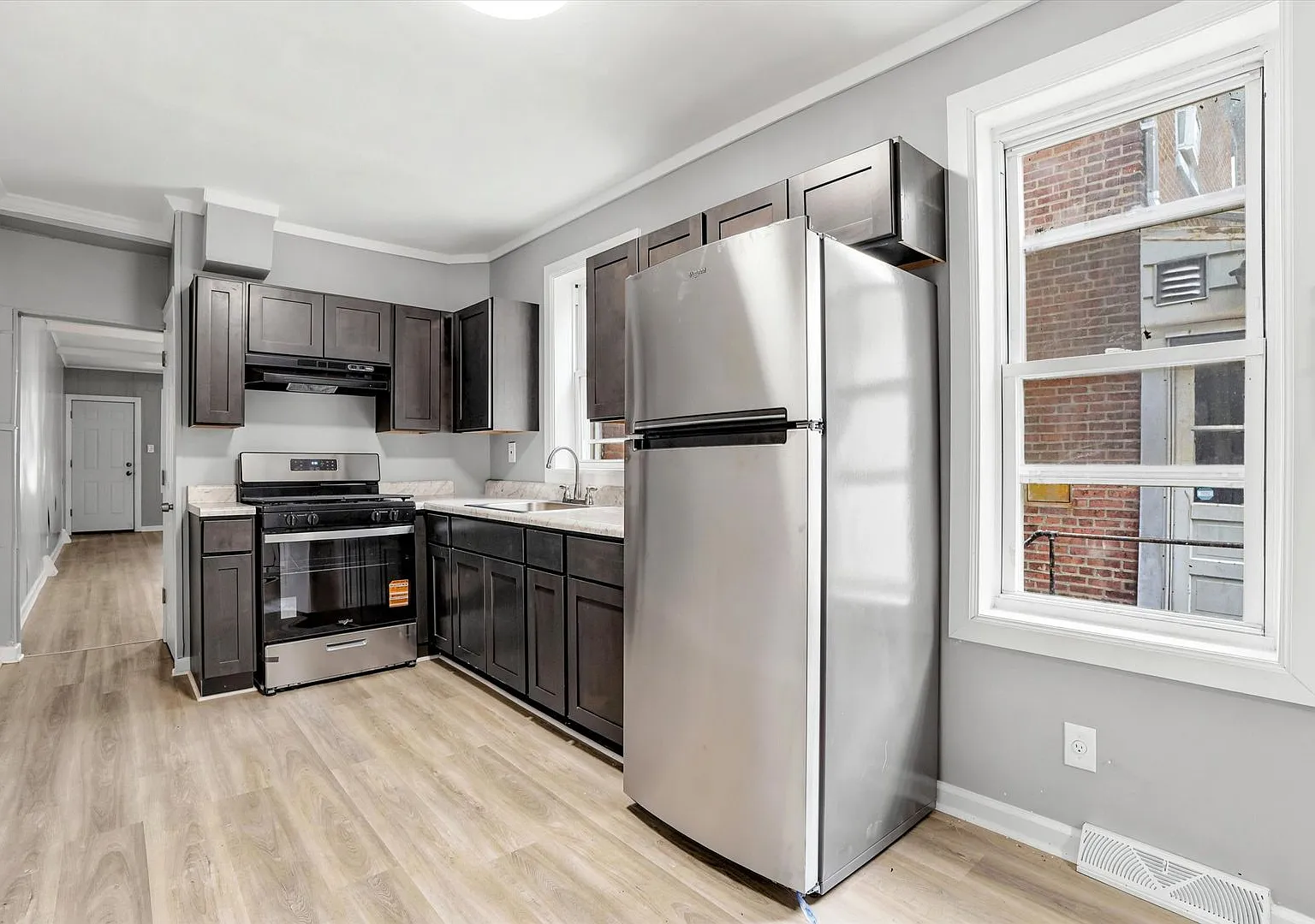 Cozy 3 Bedroom House — Photo 1