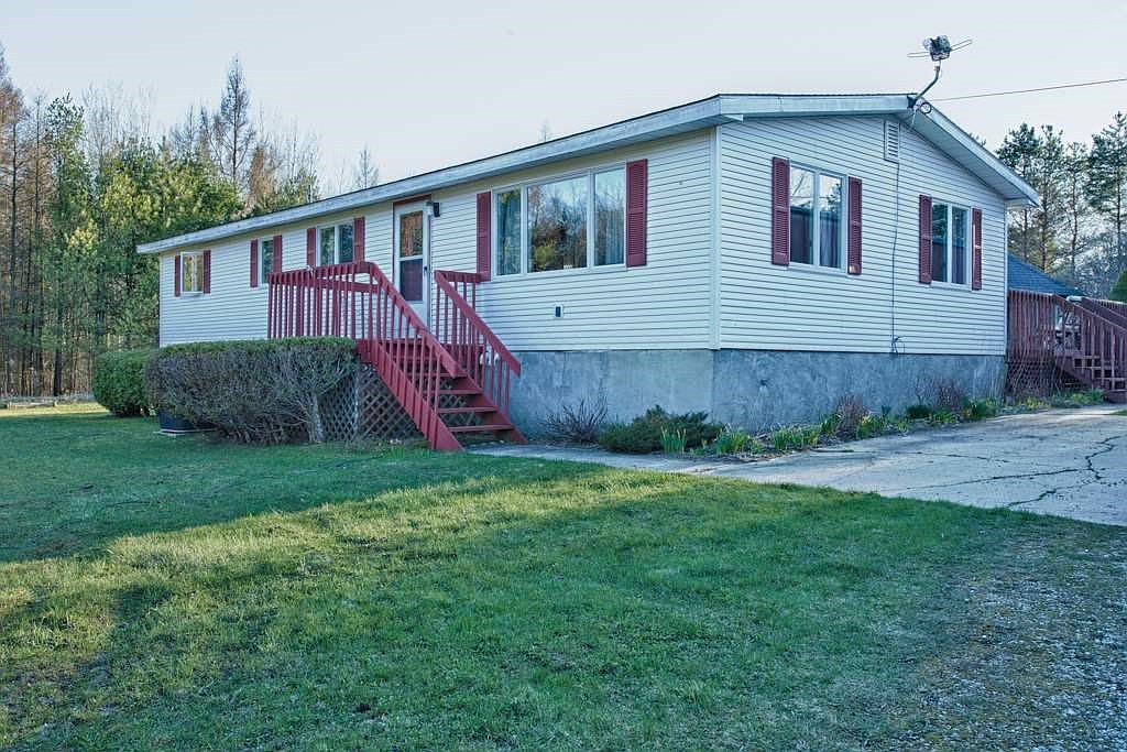 6438 Pickerel Lake Rd, Petoskey, MI 49770 Zillow