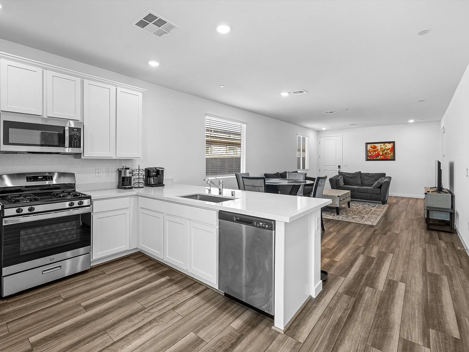3 bed, 1764 sqft, $2,650 — Photo 1