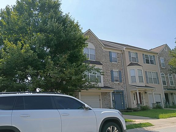 3rd image of 5720 Goldfinch Ct
