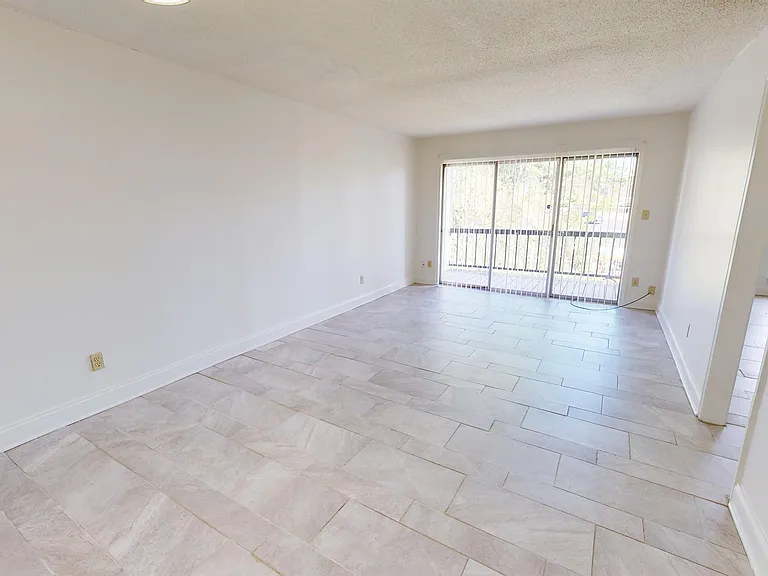 827 S Perry St #12 — Photo 3