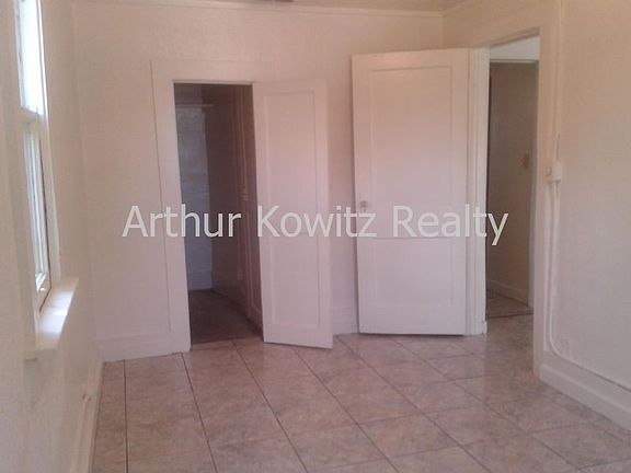 3rd image of 715 Davis St #1