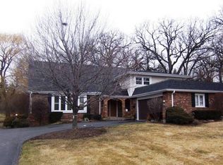 6555 Cochise Dr, Indian Head Park, IL