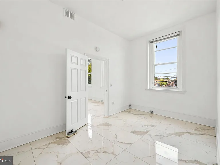1854 Germantown Ave — Photo 14