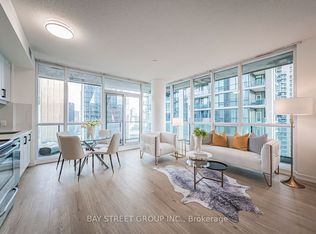 33 Bay St #2704, Toronto, ON M5J 2Z3