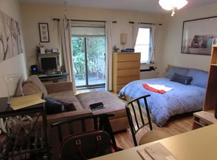 356 1st St #1R, Hoboken, NJ 07030