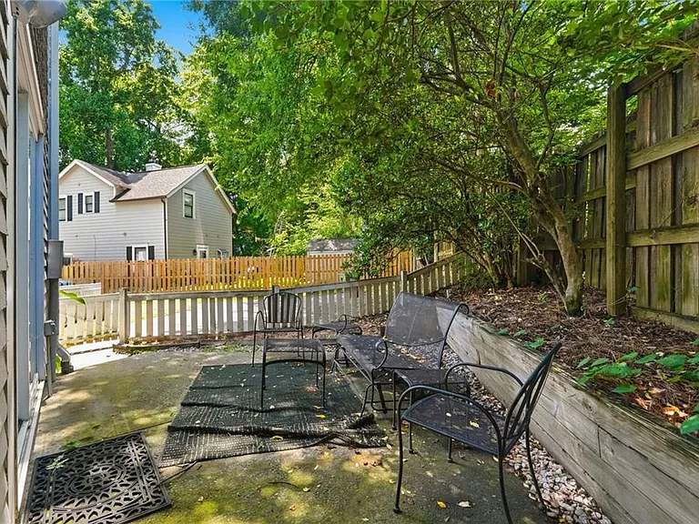 312 Glenwood Ave SE — Photo 13