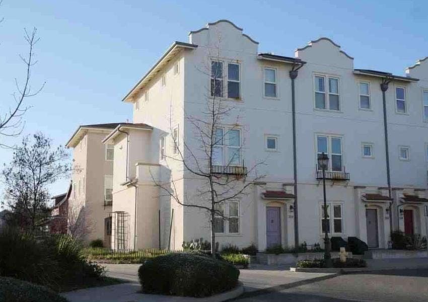 1st image of 2218 Hutchinson St