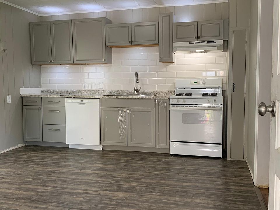 1st image of 413 S 71st Ave E