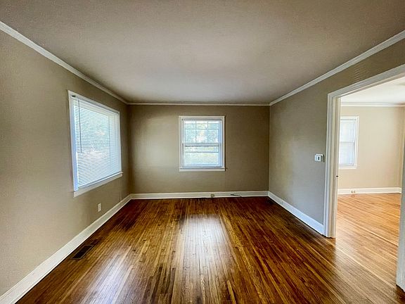 3rd image of 3044 Kennedy St