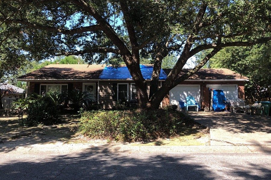 1st image of 242 Woodbine Dr