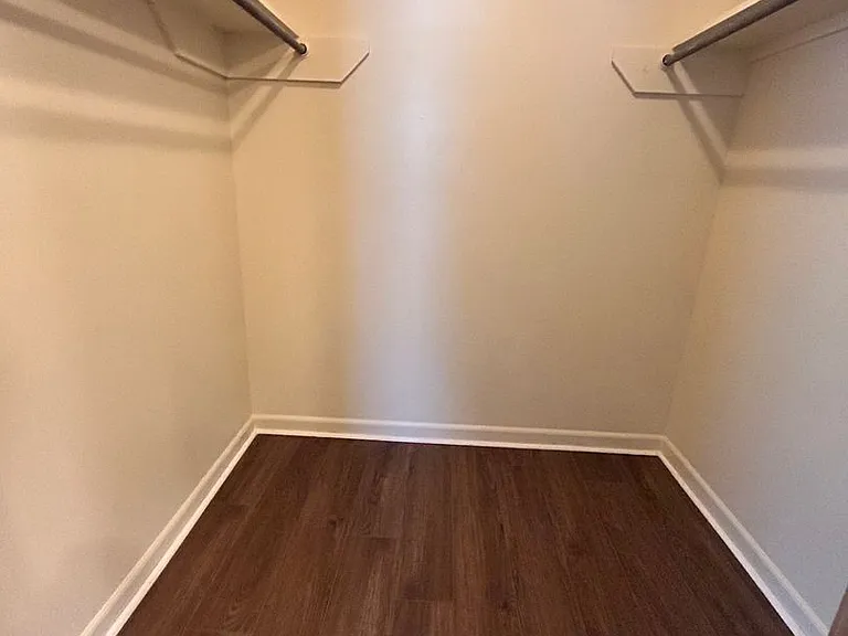1138 Brookhollow Dr — Photo 14