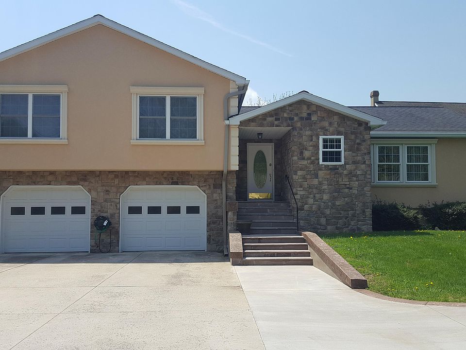 4BR Split level home