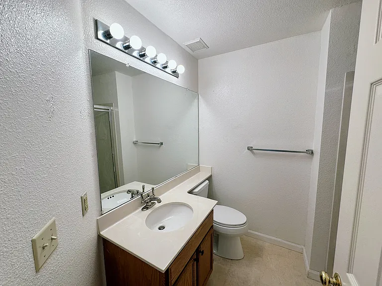 16 Jacqueline Ct — Photo 7