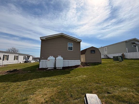 3rd image of 219 Edsel Dr