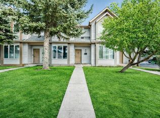 16196 W Shawbrooke Rd SW, Calgary, AB T2Y3C1