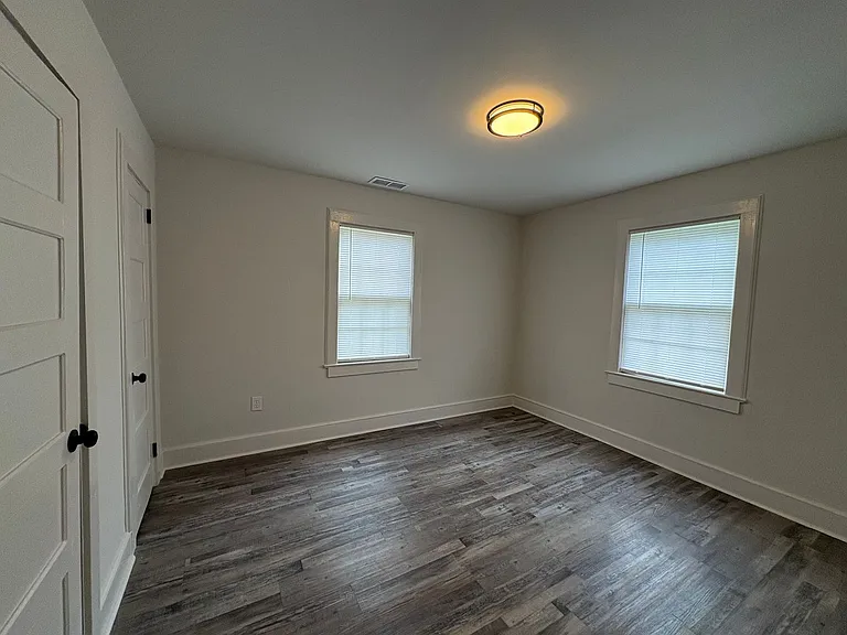 506 Watson Ave — Photo 8