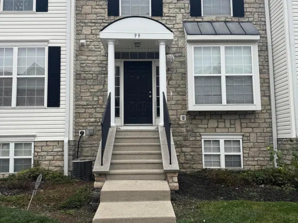 99 Preswicke Ml, Blacklick, OH 43004