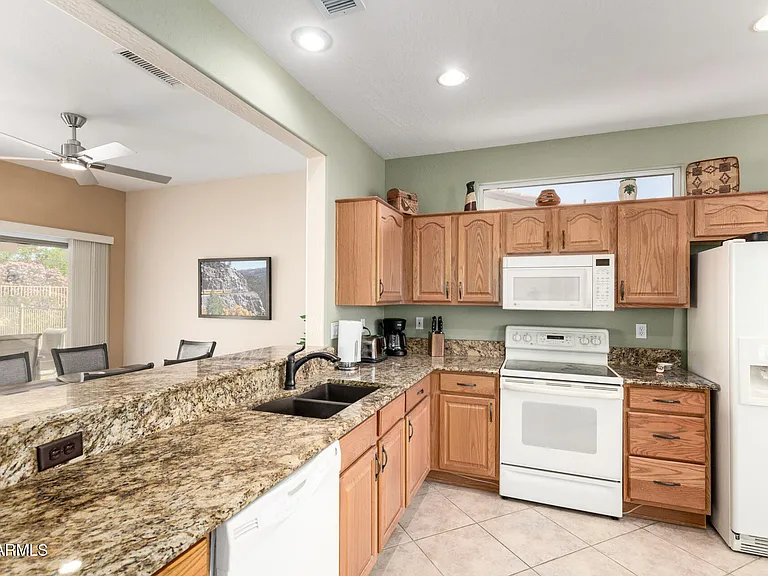 15448 W Moonlight Way — Photo 10