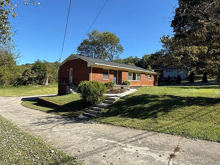 424 Bridge View Rd — Photo 16