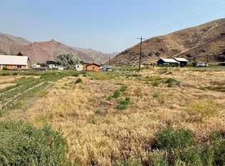 Opal St, Salmon, ID 83467