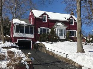 50 Ridge Dr, Livingston, NJ 07039