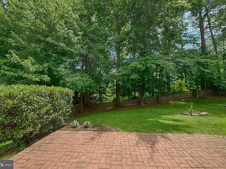 6119 Oaklawn Ln — Photo 19