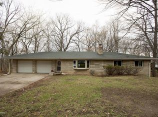 1252 Westlake Woods Dr, Springfield, MI 49037