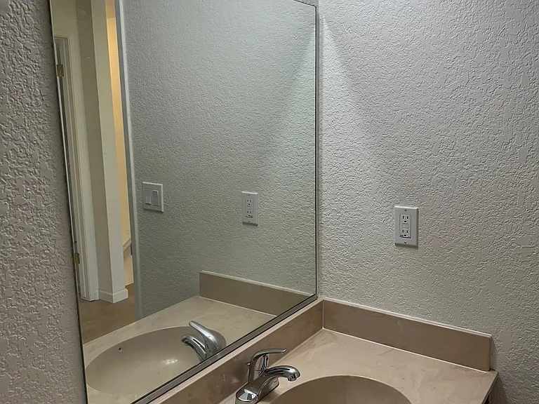 1521 Racquet Club Dr #B — Photo 5