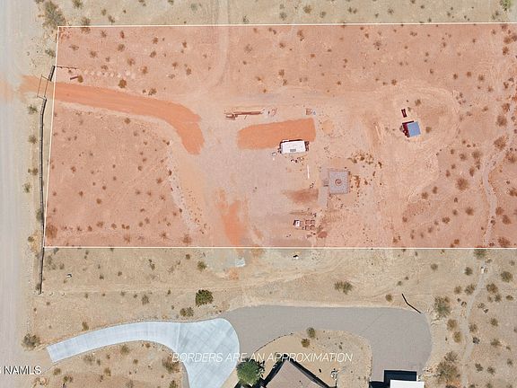 4th image of 7622 N Seely Dr