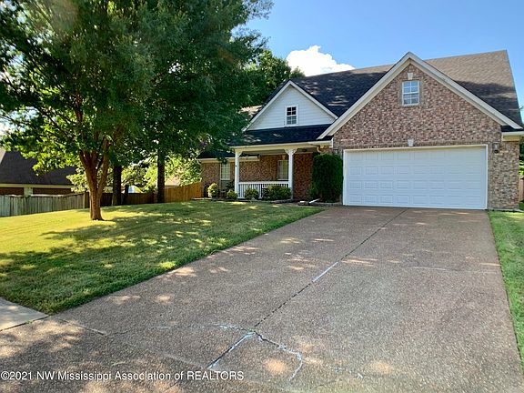 2nd image of 2570 Greencliff Dr