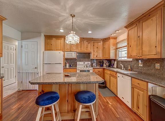5th image of 1567 W Bluemont Cir