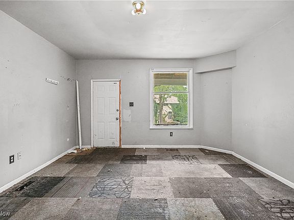 4th image of 188 S Franklin St