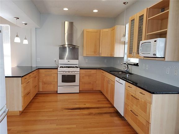 4th image of 11112 Whittney Chase Dr